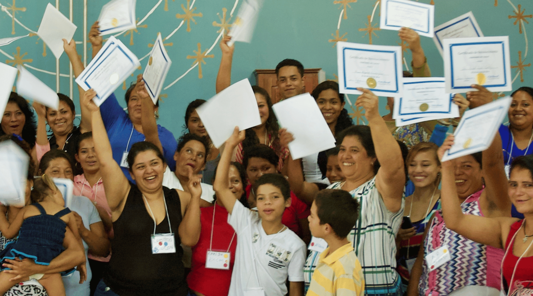 Una Bendición de Dios (A Blessing from God) - Honduras Threads