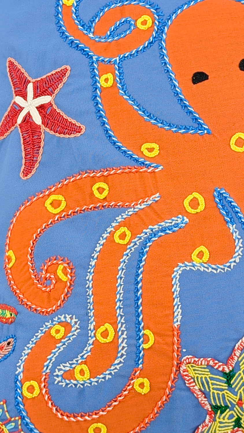 Pillow Honduras Threads