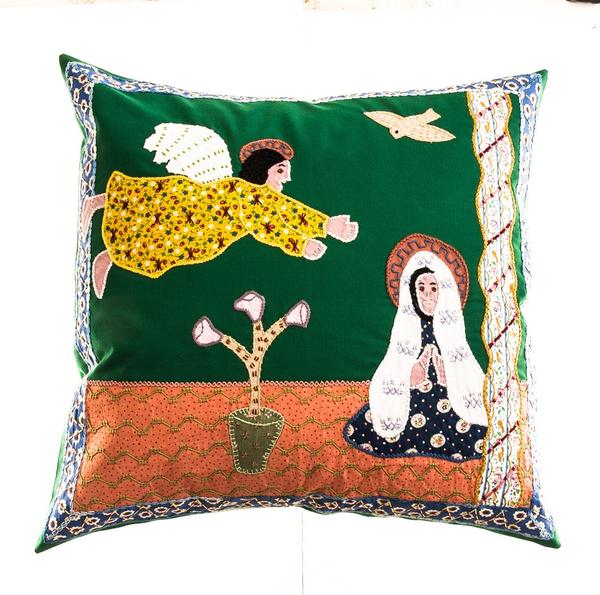 Anunciación Design Embroidered Pillow on Green Honduras Threads