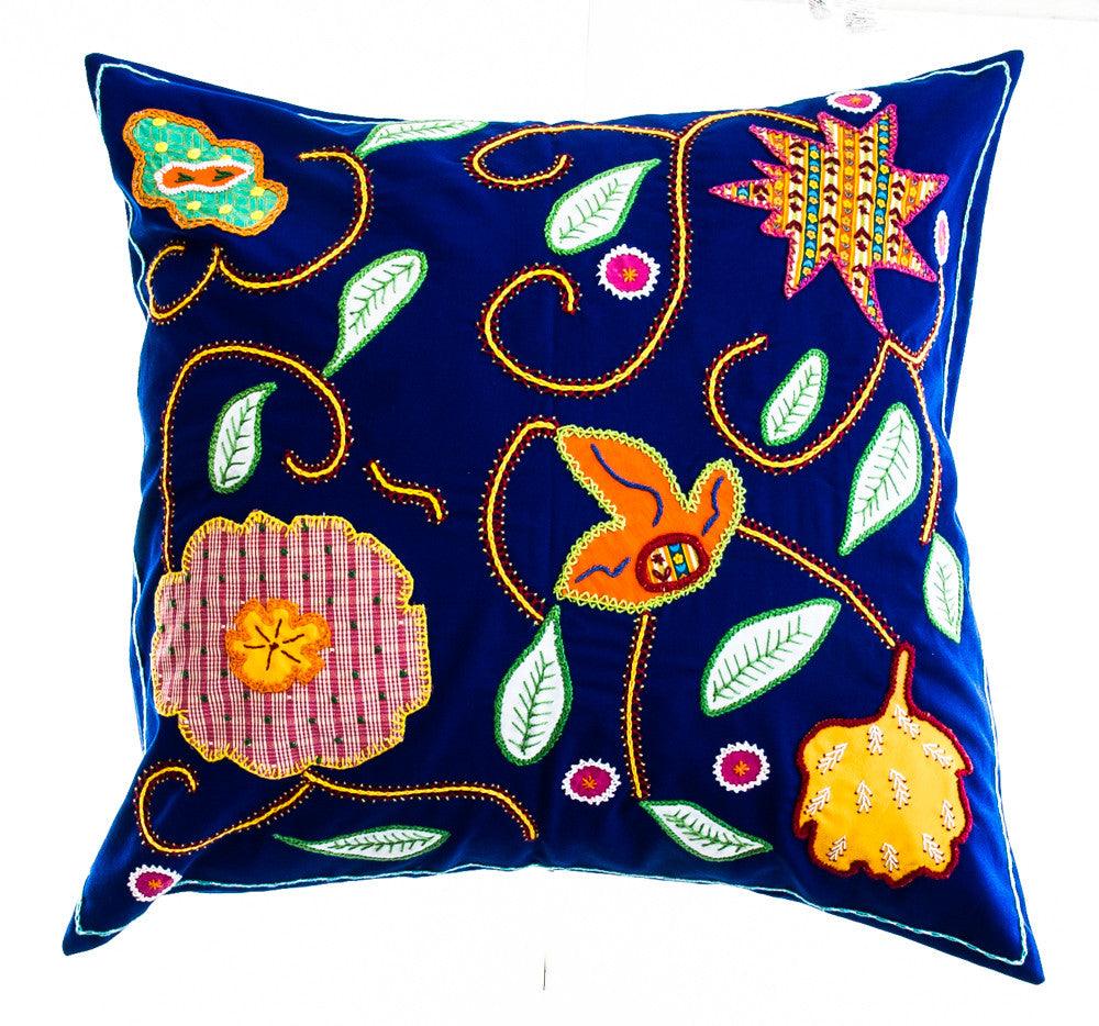 Rosas Design Embroidered Pillow with Insert Honduras Threads