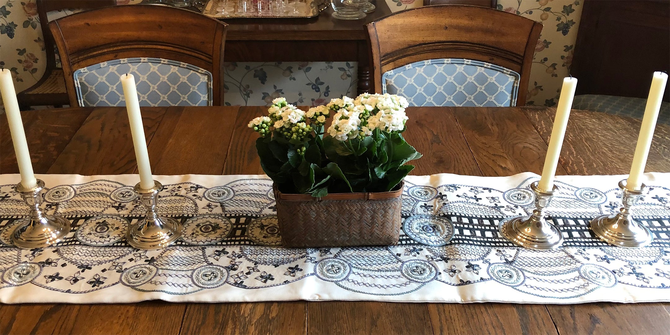 Beautiful hand-embroidered table runners for a good cause!