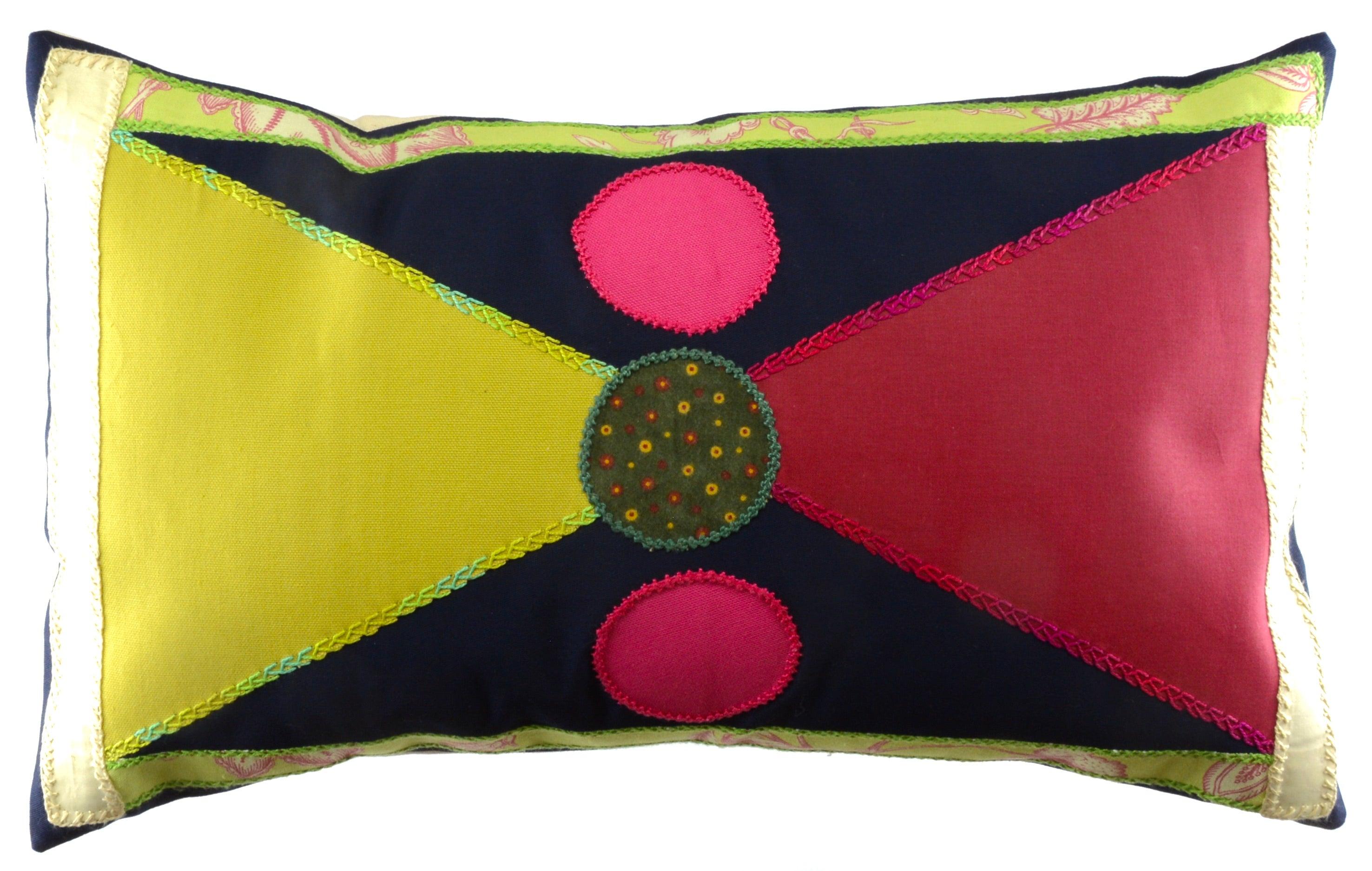 Corbatín Design Embroidered Pillow on ecru Honduras Threads
