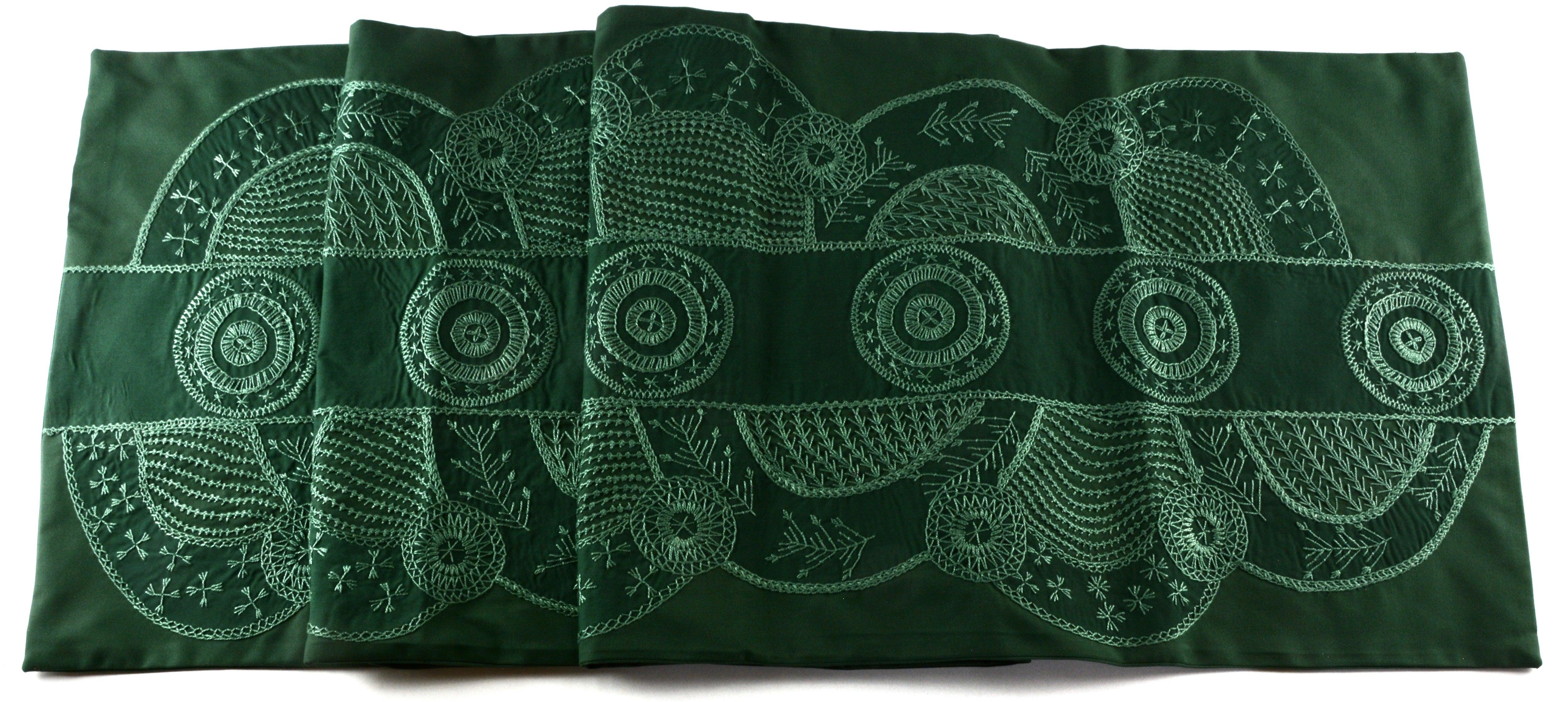 El doce Design Embroidered Table Runner on Green Honduras Threads