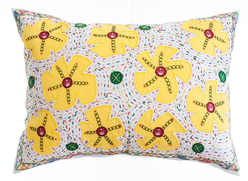 Rosas Design Embroidered Pillow With Insert Honduras Threads